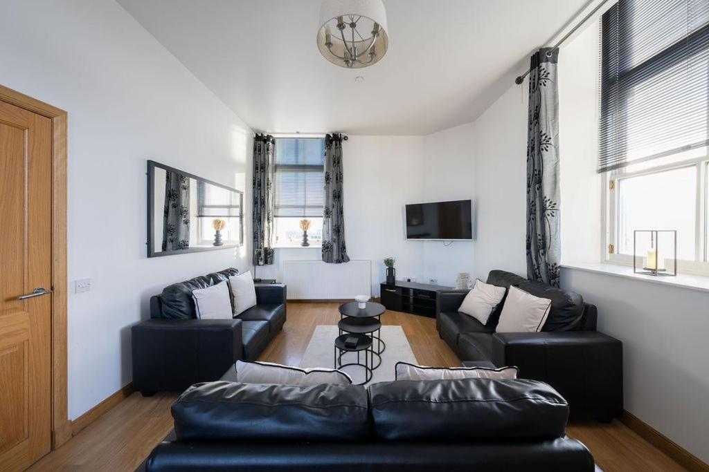 Castle Penthouse * Aberdeen